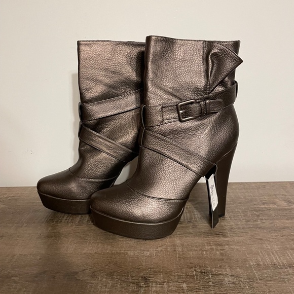 Womens Sofia Vergara Platform Boot size 10 - Picture 2 of 2
